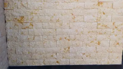 Travertino Cairo aplicada em lareiras e espaços gourmet