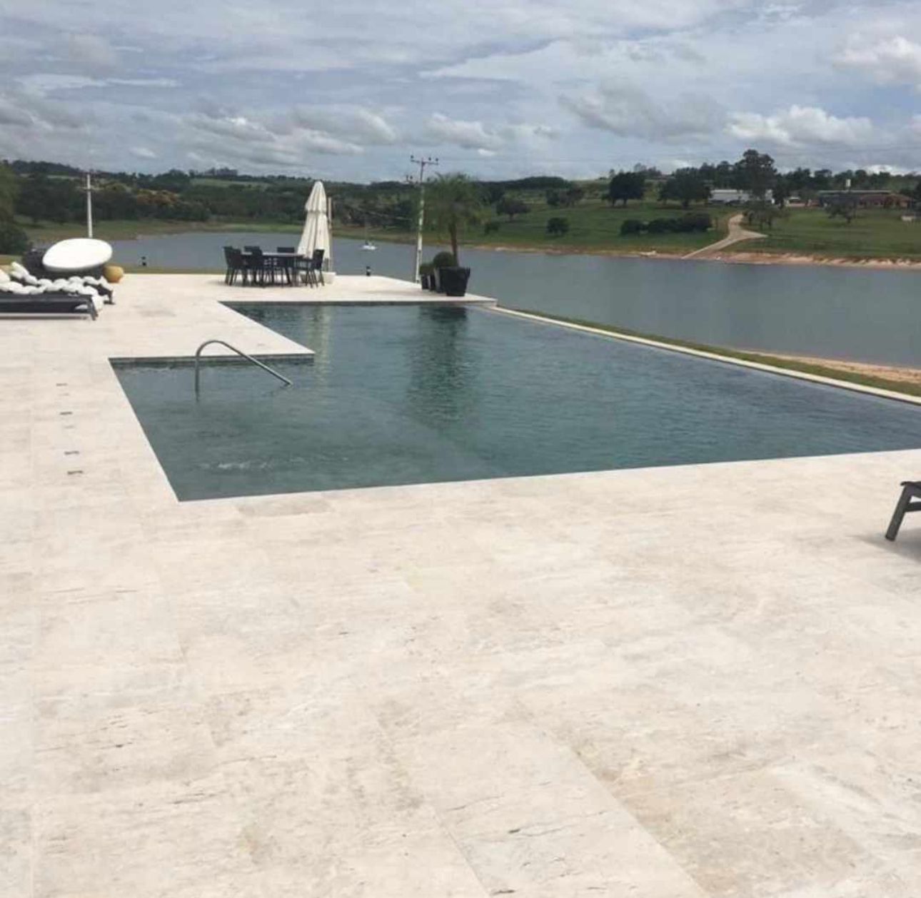 Piso Travertino Escovado